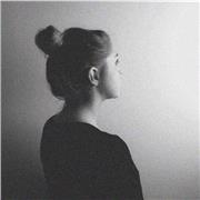 Passionnée par le dessin depuis toujours, je souhaite transmettre ma passion !